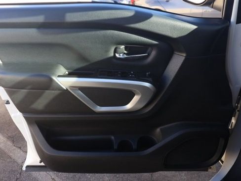 Certified 2022 Nissan Titan SV image 22