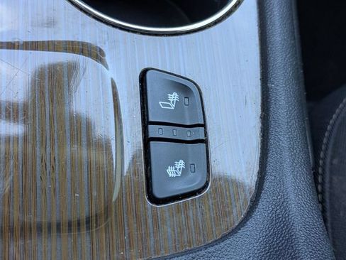 Used 2020 GMC Acadia SLE w/ Driver Convenience Package FWD image 25