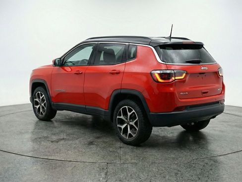 Used 2025 Jeep Compass Trailhawk AWD/4WD image 6
