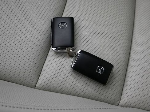 Used 2025 MAZDA CX-30 AWD 2.5 S w/ Premium Package image 17