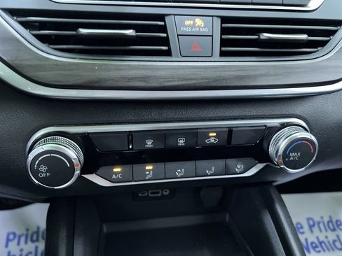 Used 2025 Nissan Altima 2.5 SV FWD image 22