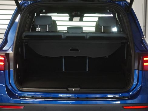 Used 2026 Mercedes-Benz GLB 250 4MATIC image 32