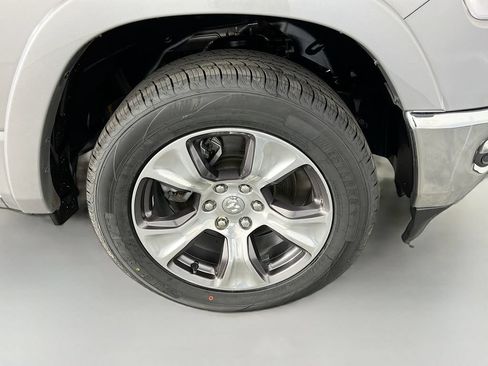 Used 2022 RAM 1500 Laramie AWD/4WD image 37