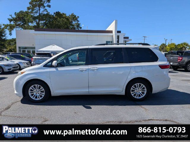 Used 2016 Toyota Sienna XLE FWD image 7