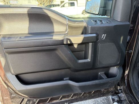 Used 2020 Ford F150 XLT w/ Equipment Group 302A Luxury image 9