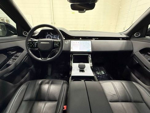 Used 2025 Land Rover Range Rover Evoque Dynamic SE image 33