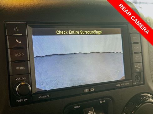 Used 2017 Jeep Wrangler Unlimited Sahara image 13