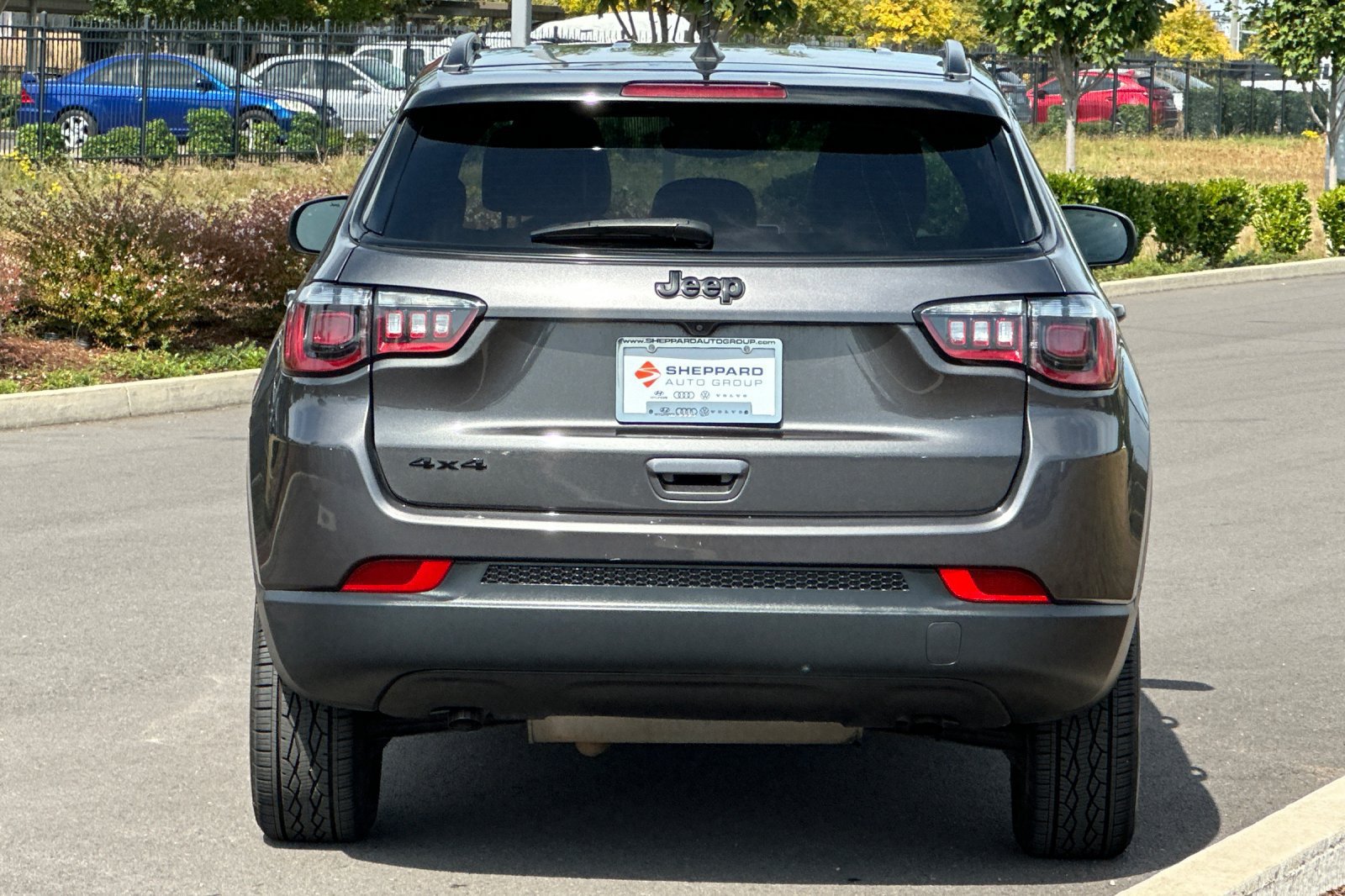 Used 2023 Jeep Compass Latitude w/ Convenience Group AWD/4WD image 4