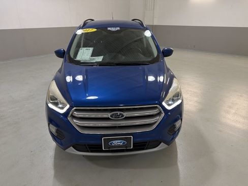Used 2017 Ford Escape SE w/ Equipment Group 201A AWD/4WD image 2