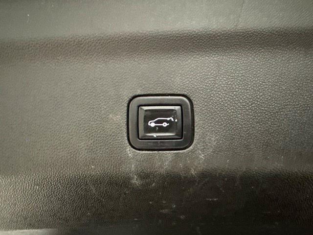 Used 2021 GMC Yukon AT4 w/ Technology Package AWD/4WD image 24