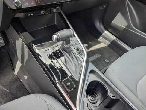 Used 2025 Kia Niro LX FWD image 21