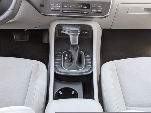 Used 2024 Hyundai Kona SEL FWD image 18