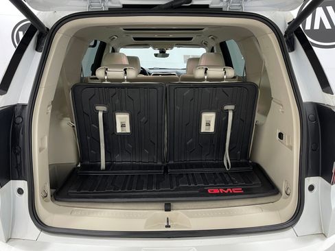 Used 2021 GMC Acadia Denali w/ Denali Technology Package image 25