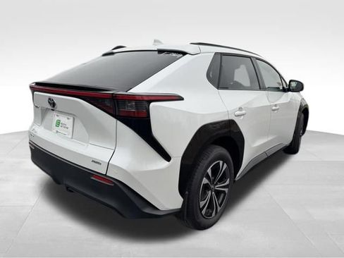 Used 2024 Toyota bZ4X XLE w/ Weather Package image 8