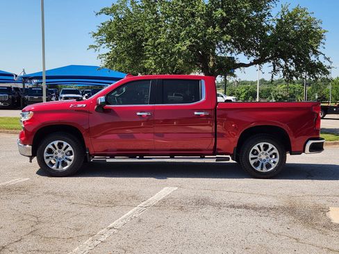 Used 2025 Chevrolet Silverado 1500 LTZ AWD/4WD image 3