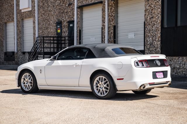 Used 2013 Ford Mustang Premium RWD image 29