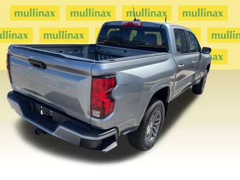 Used 2024 Chevrolet Colorado LT w/ LT Convenience Package image 6