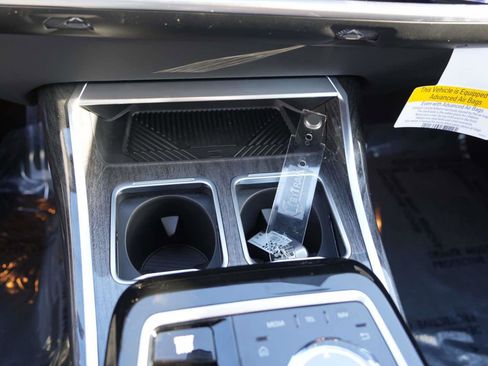 New 2026 BMW 740i w/ Executive Package image 20