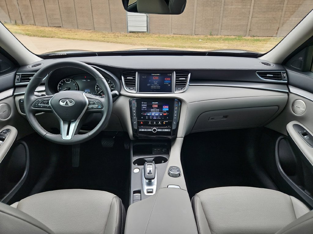 Used 2023 INFINITI QX50 Luxe FWD image 19