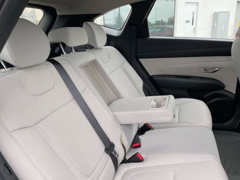 Used 2025 Hyundai Tucson SE image 14