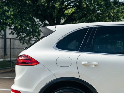 Used 2016 Porsche Cayenne S AWD/4WD image 23