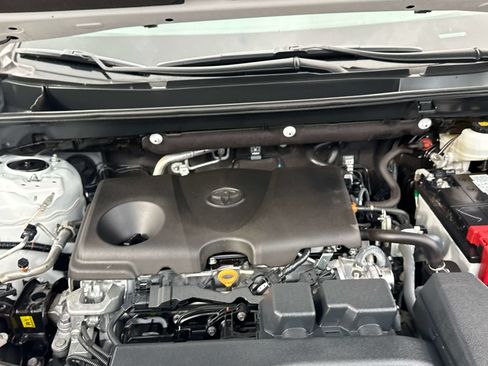 Used 2024 Toyota RAV4 LE image 9