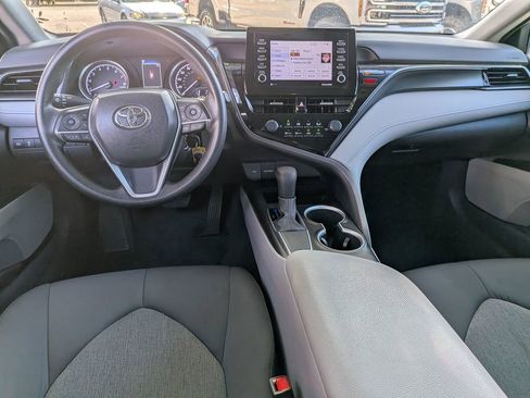 Used 2021 Toyota Camry LE image 29
