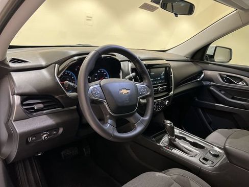 Used 2018 Chevrolet Traverse LT FWD image 9