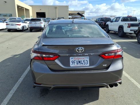 Used 2023 Toyota Camry SE FWD image 5