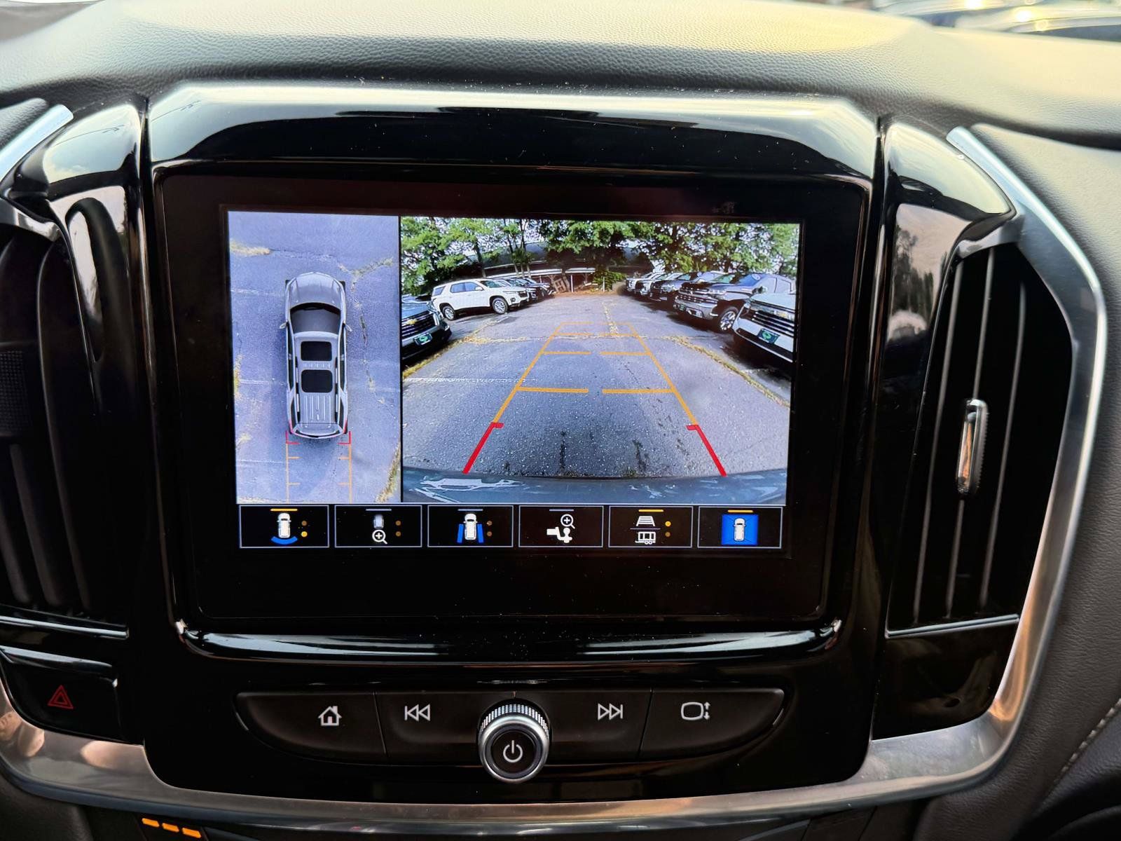 Certified 2023 Chevrolet Traverse Premier w/ Redline Edition AWD/4WD image 24
