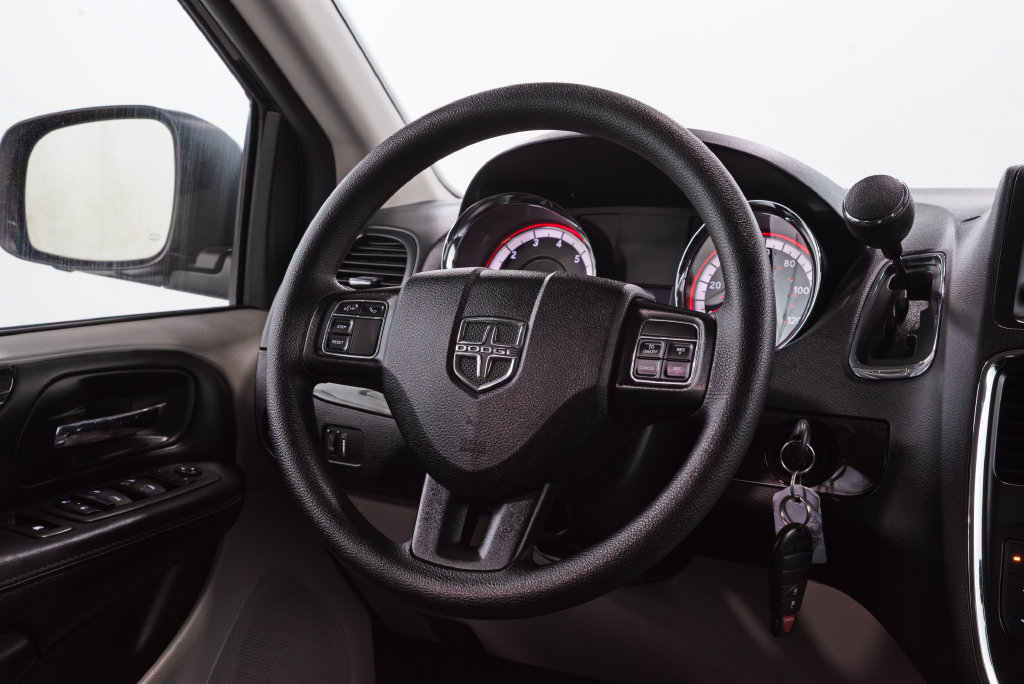 Used 2018 Dodge Grand Caravan SE w/ UConnect Hands-Free Group FWD image 23