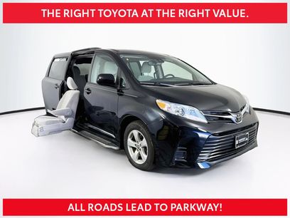 Used 2019 Toyota Sienna LE w/ Carpet Mat Package