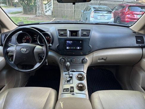 Used 2010 Toyota Highlander 4WD image 17