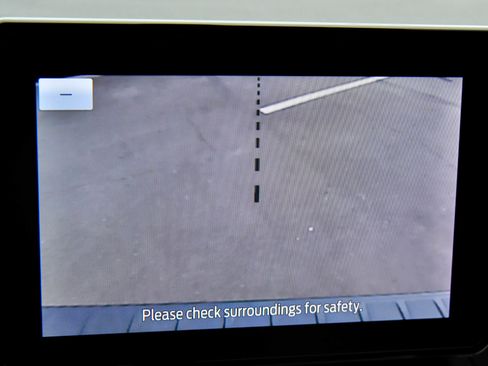 Used 2022 Ford Explorer XLT w/ Equipment Group 202A image 19