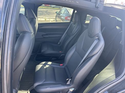 Used 2022 Tesla Model X image 17
