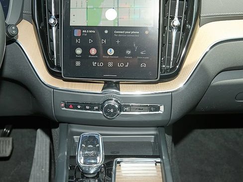 New 2026 Volvo XC60 T8 Ultra w/ Climate Package AWD/4WD image 25
