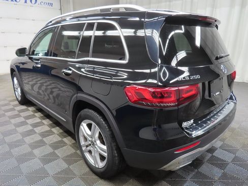 Used 2022 Mercedes-Benz GLB 250 4MATIC image 5