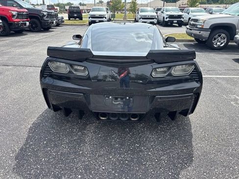 Used 2015 Chevrolet Corvette Z06 w/ 3LZ Preferred Equipment Group RWD image 5