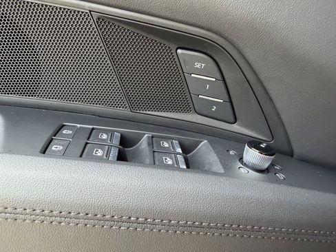 Used 2022 Audi e-tron GT Premium Plus w/ Performance Package image 34