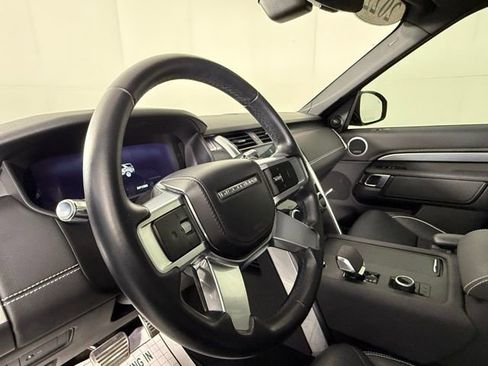 Used 2022 Land Rover Discovery HSE R-Dynamic image 11