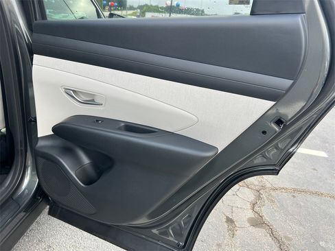 Used 2025 Hyundai Tucson SEL image 16