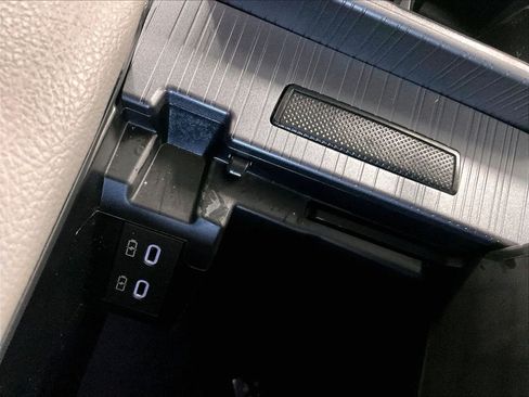 Used 2025 Toyota Sienna XLE w/ XLE Plus Package AWD/4WD image 28