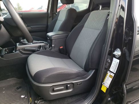 Used 2023 Toyota Tacoma TRD Sport image 9