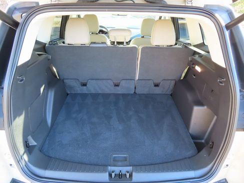 Used 2018 Ford Escape Titanium w/ Ford Safe & Smart Package image 17