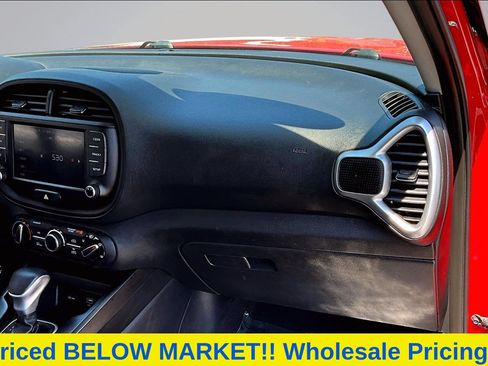 Used 2023 Kia Soul LX w/ LX Technology Package FWD image 27