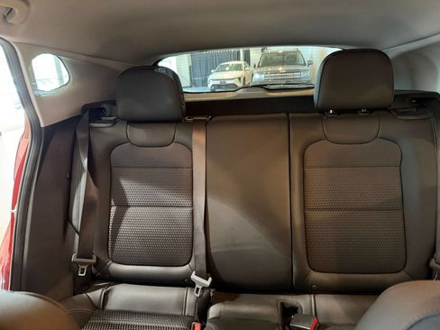 Used 2025 Chevrolet Trax LT w/ LT Convenience Package FWD image 37