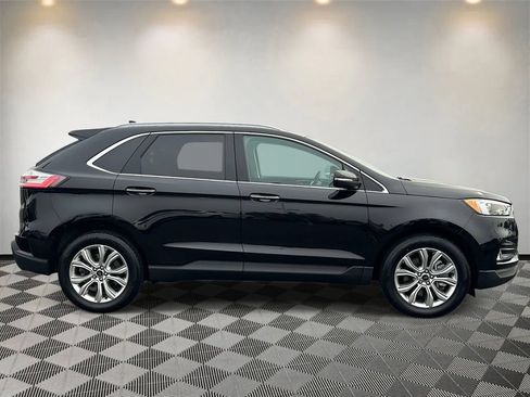 Used 2024 Ford Edge Titanium AWD/4WD image 2