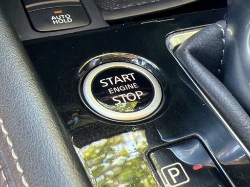 Used 2024 Nissan Kicks SR w/ SR Premium Package FWD image 17