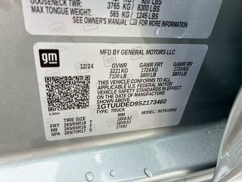 Used 2025 GMC Sierra 1500 SLT AWD/4WD image 33