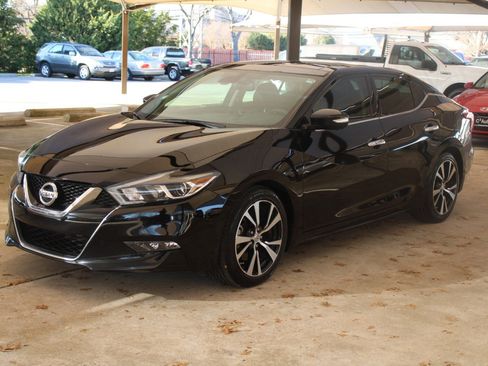 Used 2018 Nissan Maxima Platinum image 4